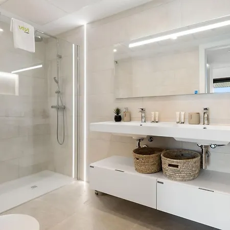 Vivi Homes - Jade Beautiful With Spa, Pool And Cinema 200 Meters From The Appartement *