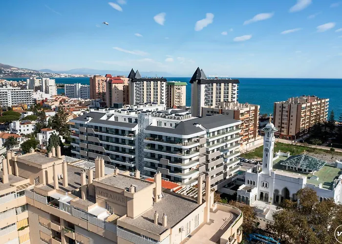 Vivi Homes - Jade Beautiful With Spa, Pool And Cinema 200 Meters From The Фуэнхирола