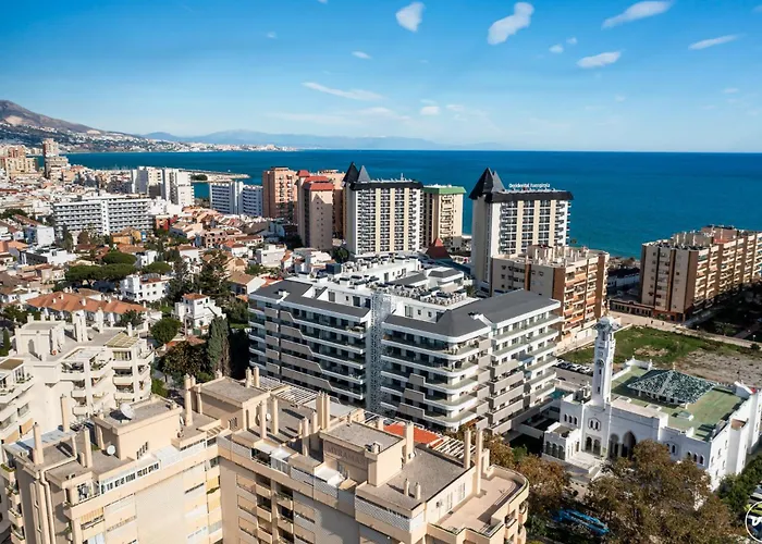 Vivi Homes - Jade Beautiful With Spa, Pool And Cinema 200 Meters From The * Фуэнхирола